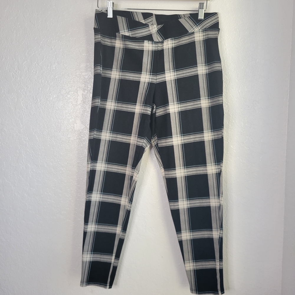 Torrid Black and White Plaid Leggings